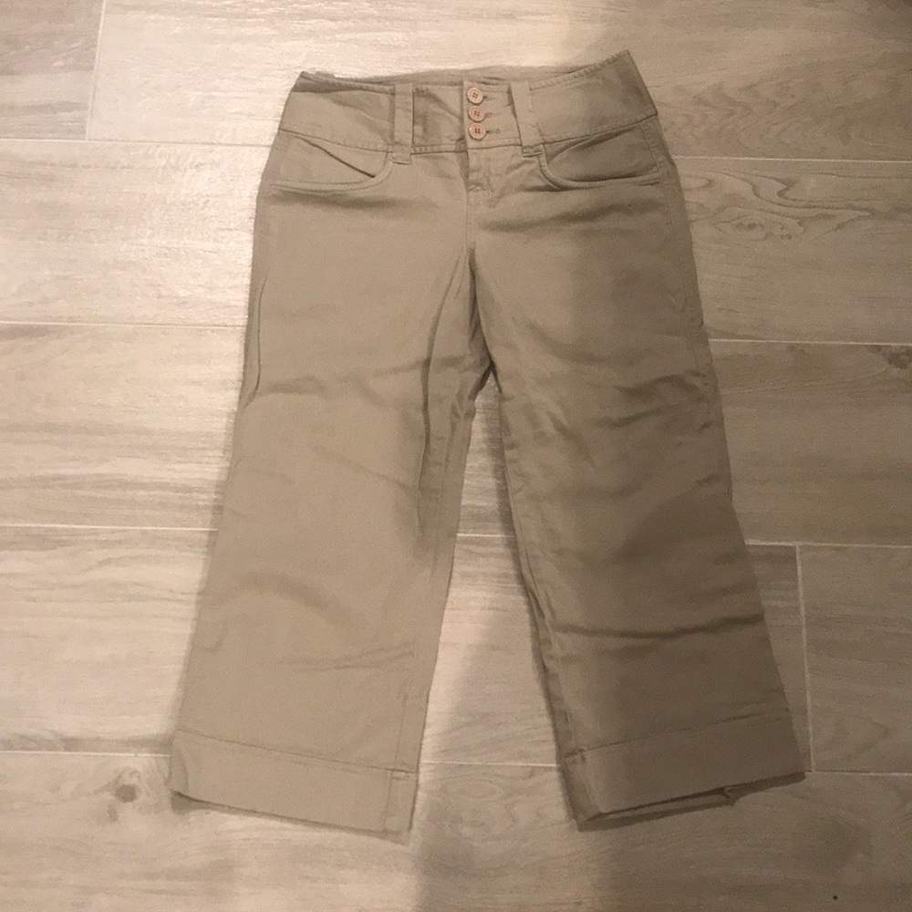 Capris - Picture 1 of 5